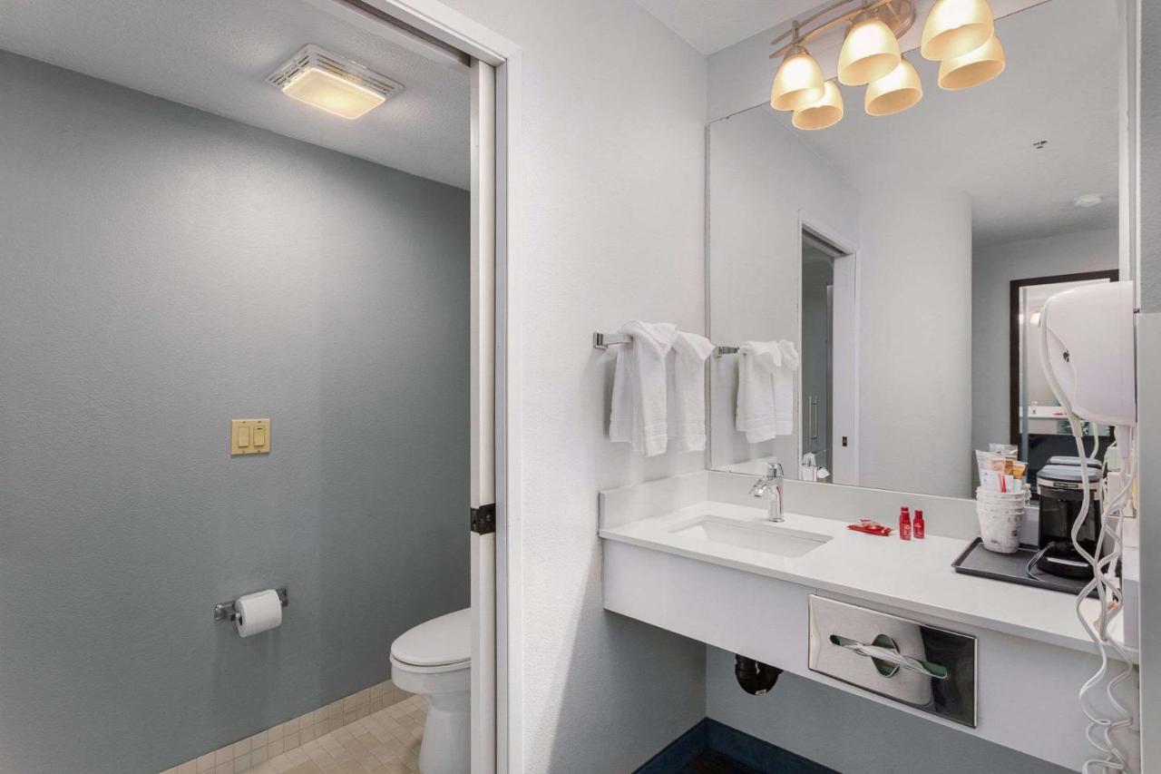 Days Inn By Wyndham Portland East Zewnętrze zdjęcie