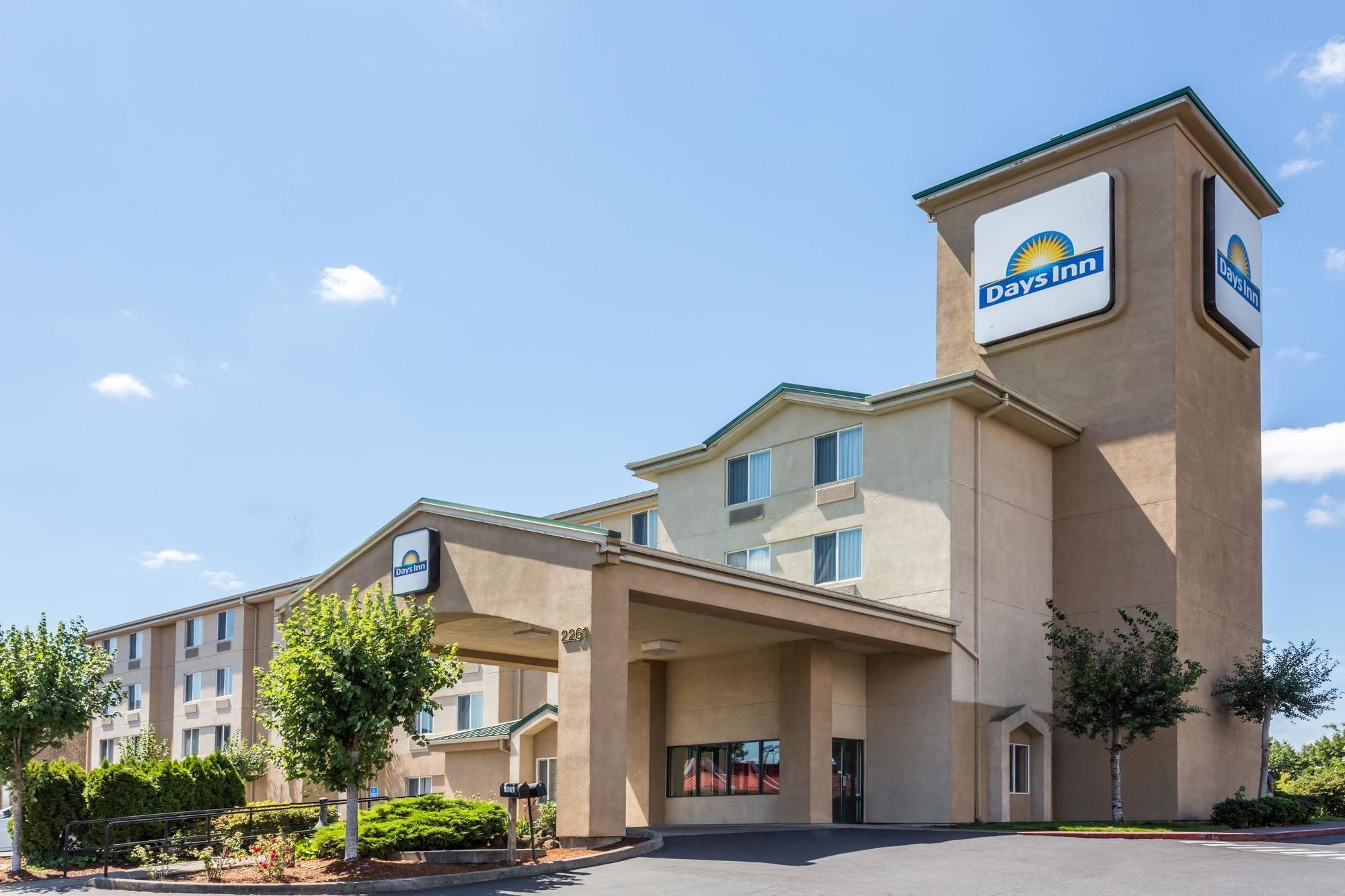 Days Inn By Wyndham Portland East Zewnętrze zdjęcie