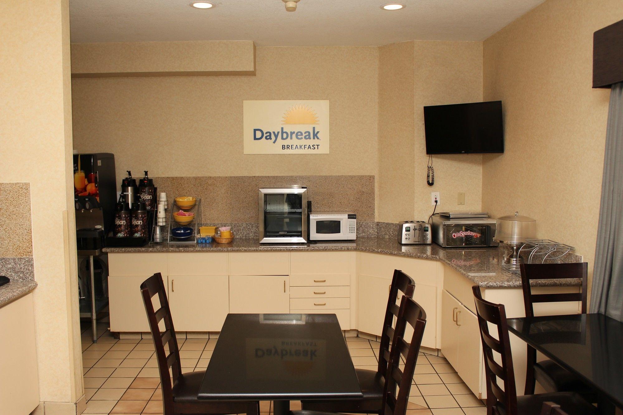 Days Inn By Wyndham Portland East Zewnętrze zdjęcie